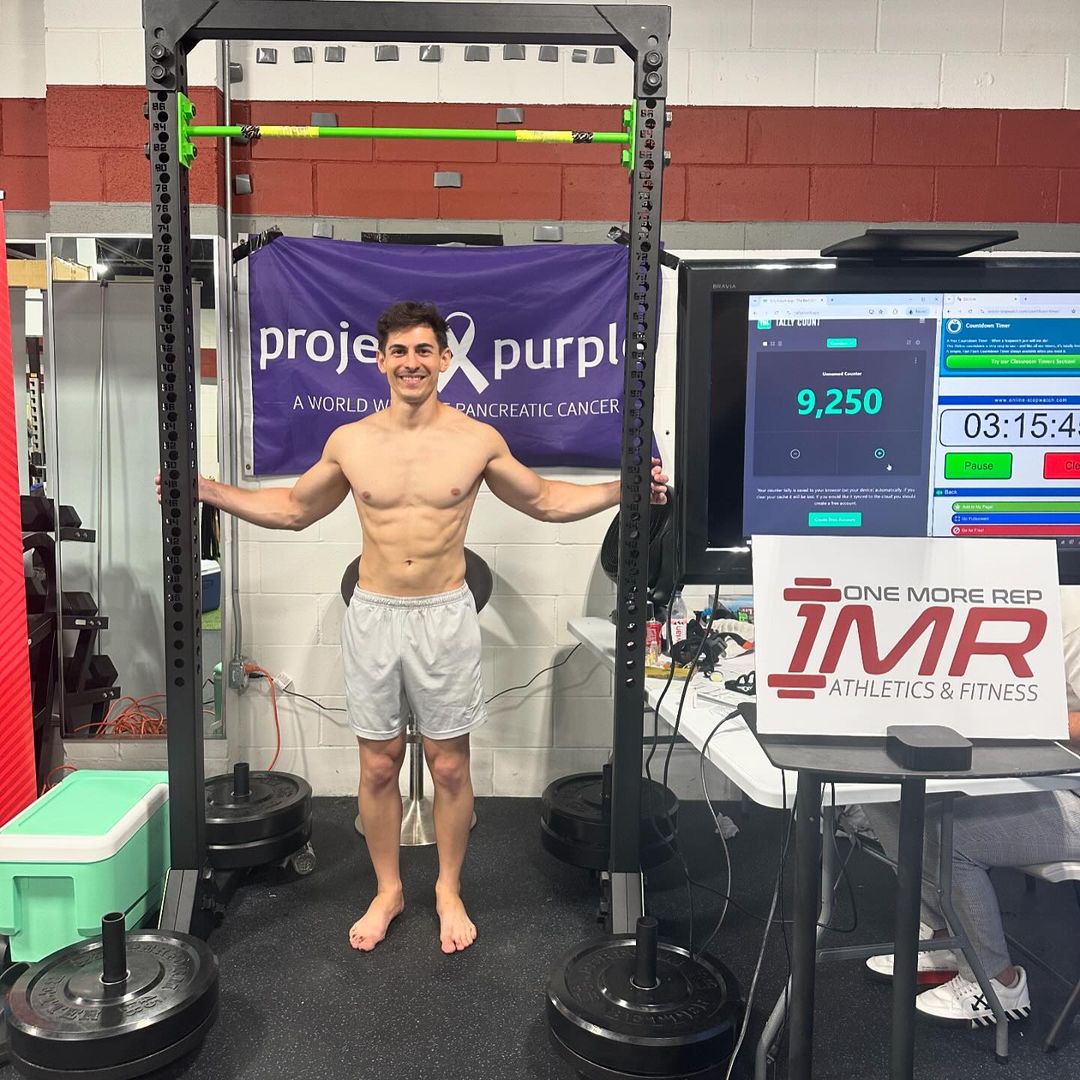 A gamer has shattered the pull-up world record by performing 9250 reps in 24 hours